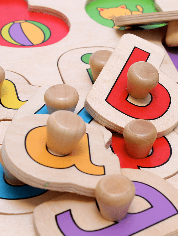 Wooden Puzzles Toddlers Featured 